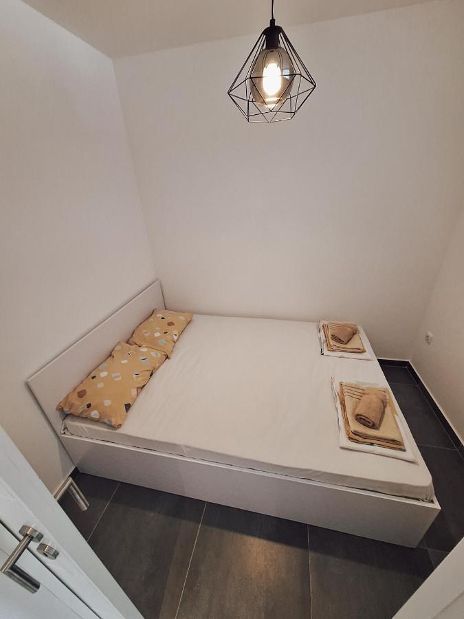 Azimut Apartman Bijeljina Exteriör bild