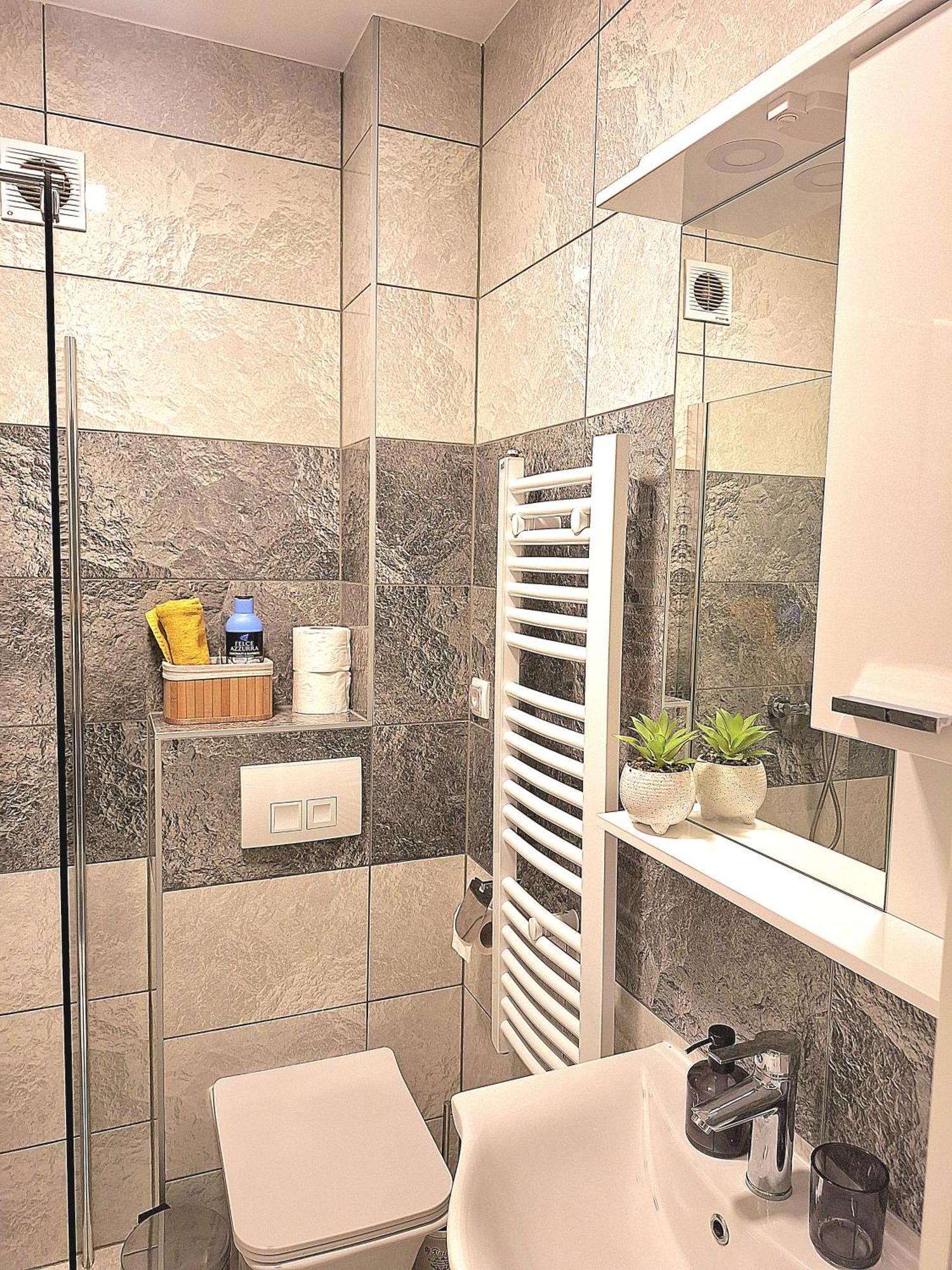 Azimut Apartman Bijeljina Exteriör bild